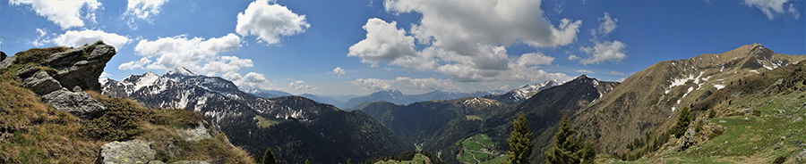 Super vista panoramica dal sentierino variante sulla valle e i suoi monti